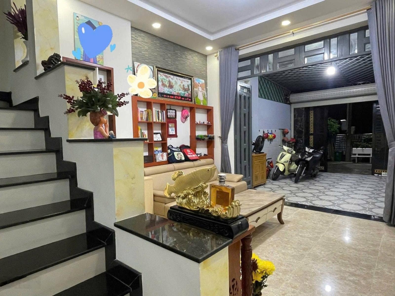 7,3 tỷ bán nhà đường Số 8 Hiệp Bình Phước Thủ Đức 1 trệt 2 lầu, 3 phòng ngủ 4x16 tổng 64m2