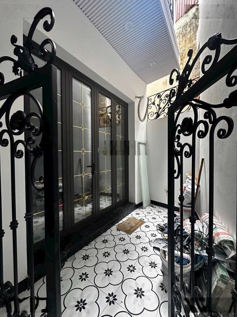 Bán nhà Lò Đúc HBT HN 45 m2, 6 tầng thang máy 7 ngủ gần phố, giá 11 tỷ