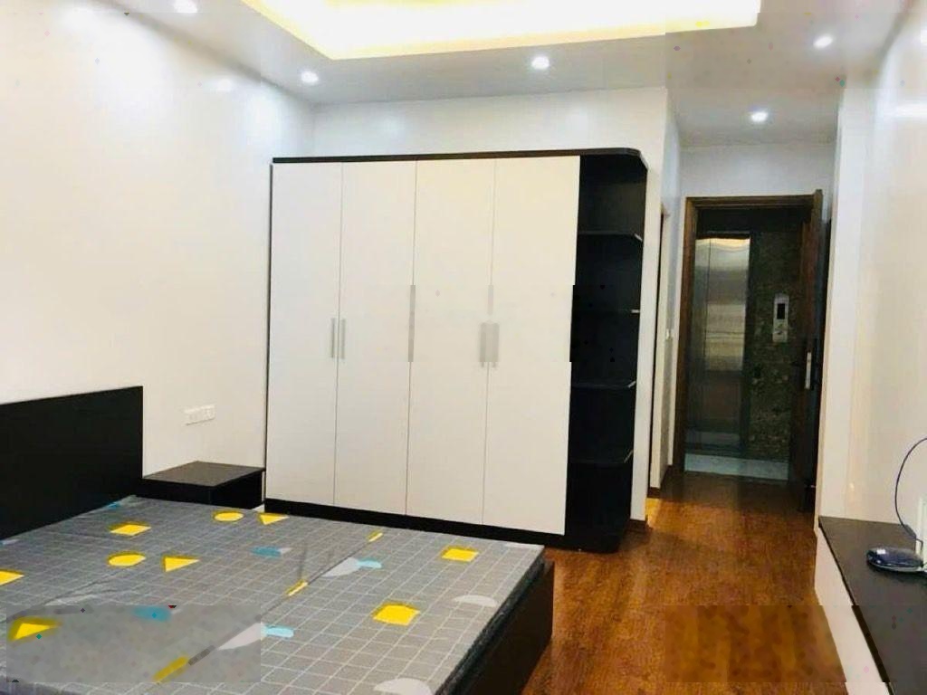 Cực phẩm còn xót lại - phân lô Nguyễn Chí Thanh - kinh doanh sầm uất - vỉa hè đá bóng