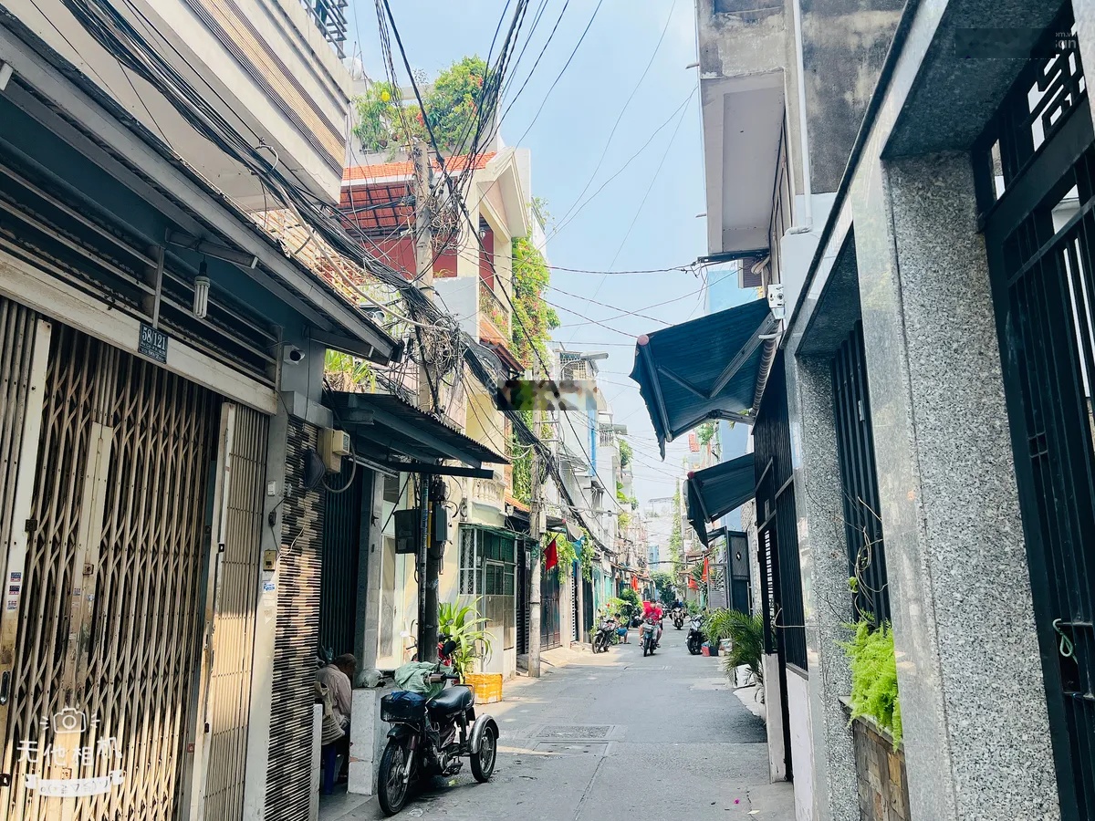 Bán nhà 2 tầng ngay Hoàng Việt, 70m2, ngang 5m, P.4, Tân Bình, giá 6,2 tỷ