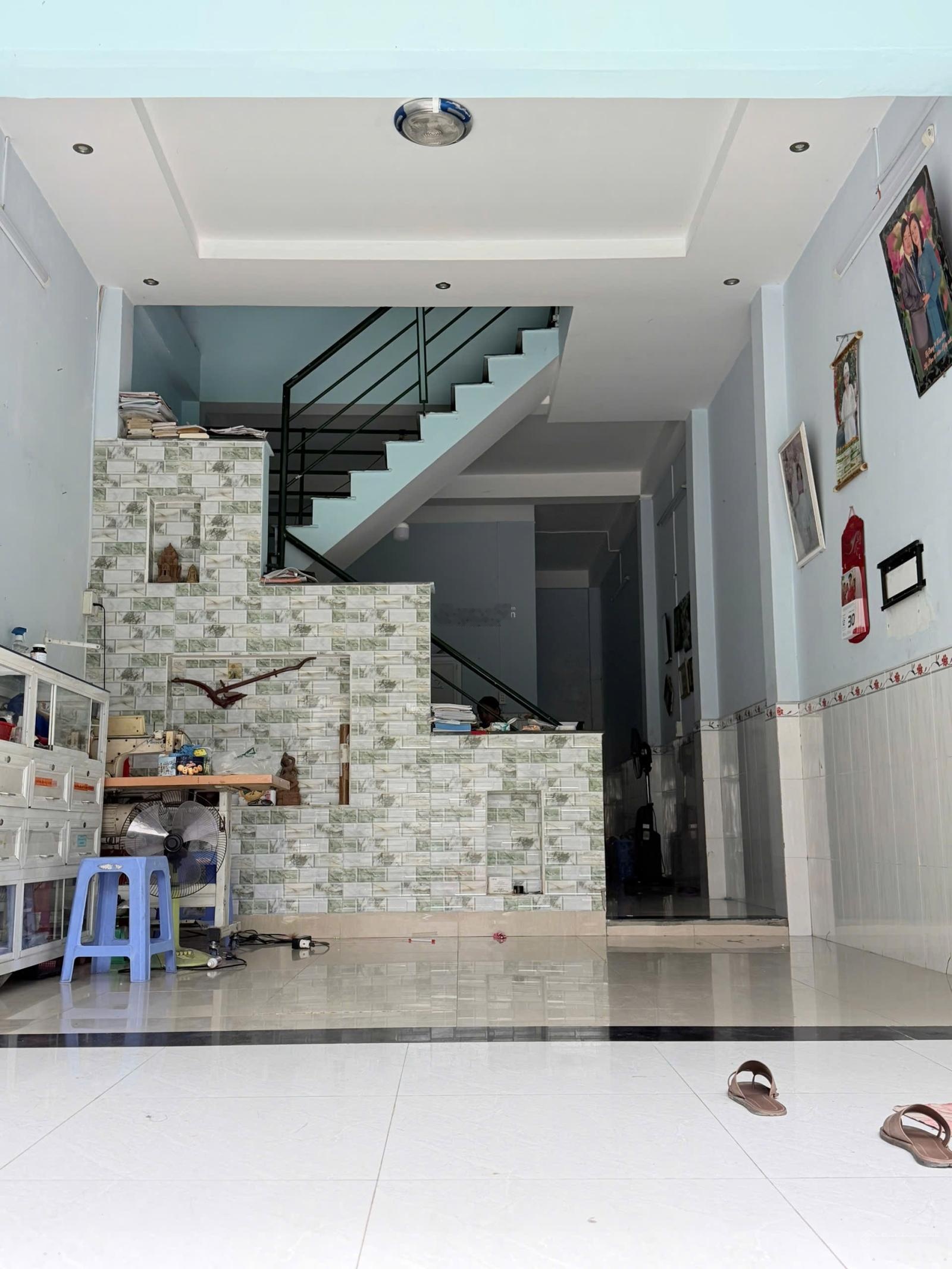 Bán nhà 2 tầng diện tích 64,5m2 (4*16,5) đường xe hơi giá tốt so với khu vực