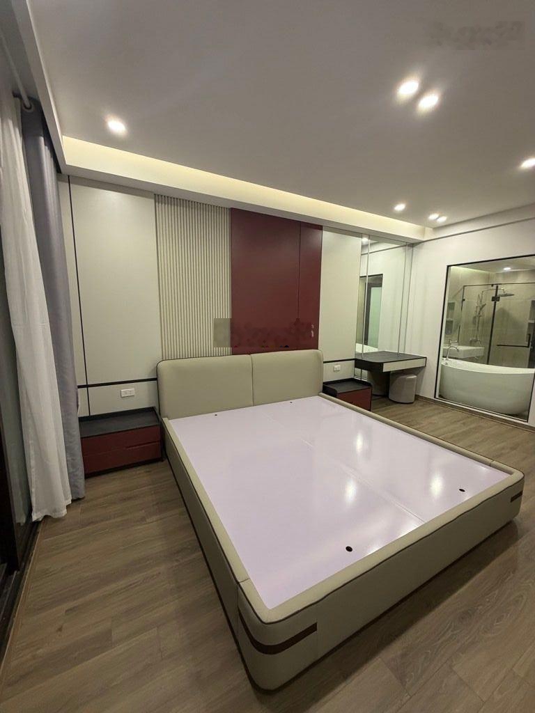 Siêu phẩm lô góc ngọc thụy-view công viên-thang máy-nở hậu-52m x 6tầng mặt tiền 4m5-ô tô