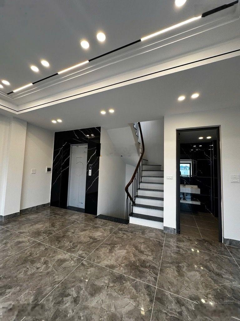 Siêu phẩm lô góc ngọc thụy - 86m2 7 tầng thang máy - gara 2 ô tô- chỉ 17,x tỷ