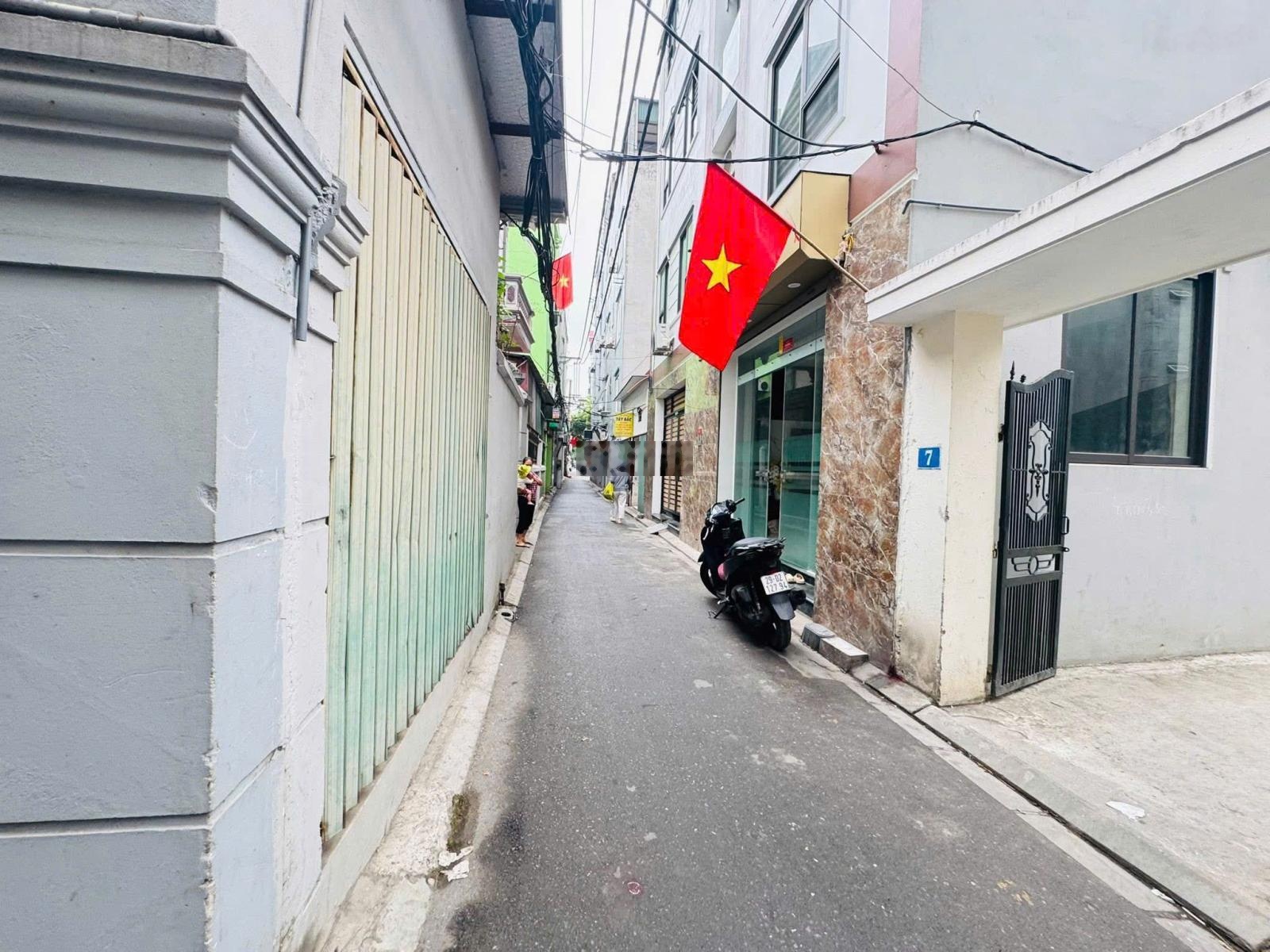 Chuyển vào nội thành sinh sống chị gái bán mảnh đất thổ cư đường thông tại trung tâm Trâu Qùy