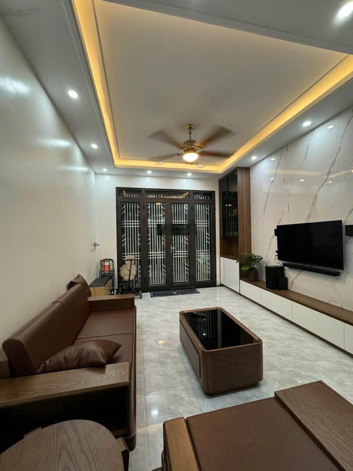 Bán Nhà Riêng tại La Dương, 10,2 tỷ, 45m2, giá ưu đãi