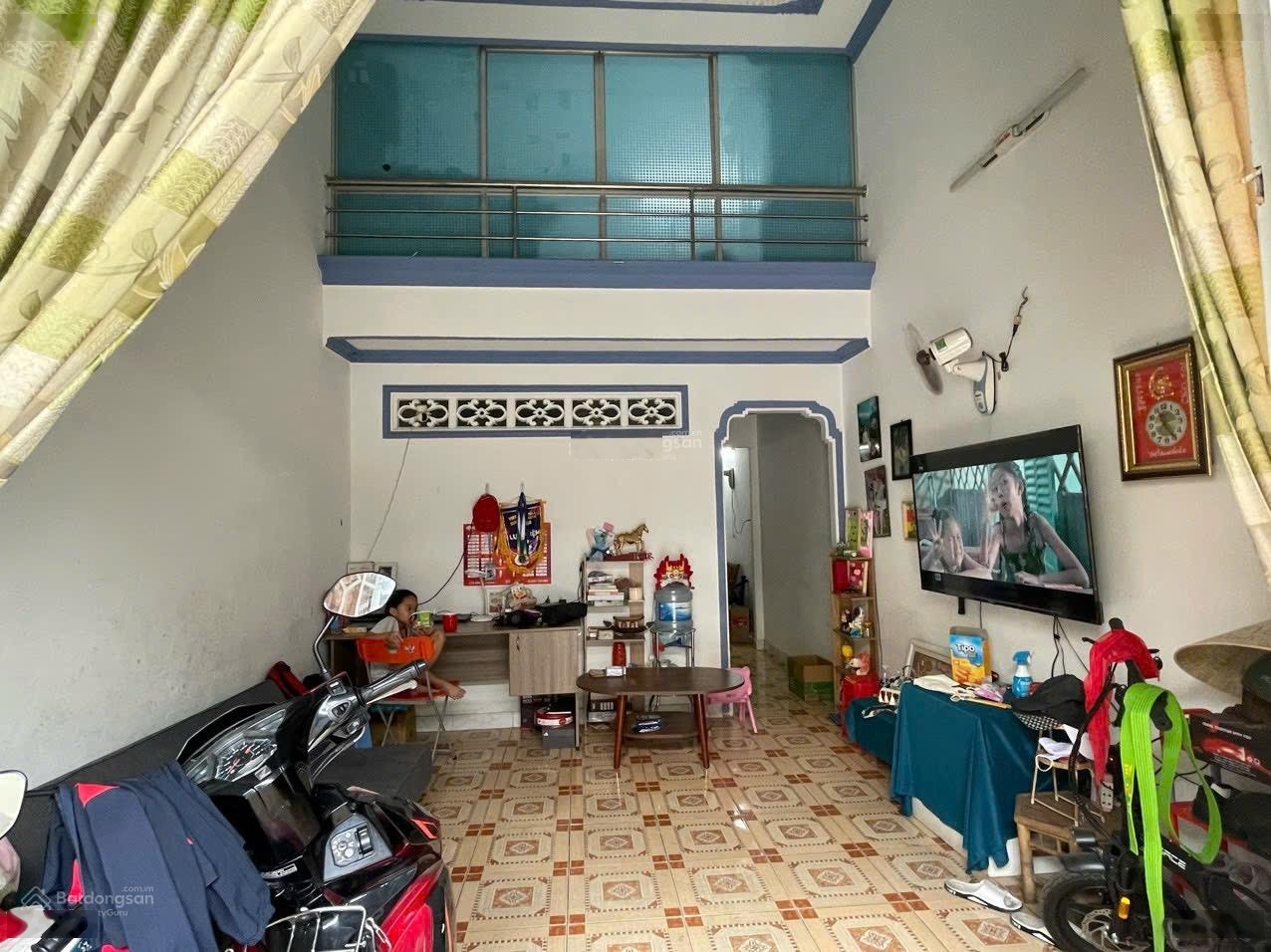 Nhà đẹp cần bán khu dân cư hiện hữu đông đúc ngay trung tâm