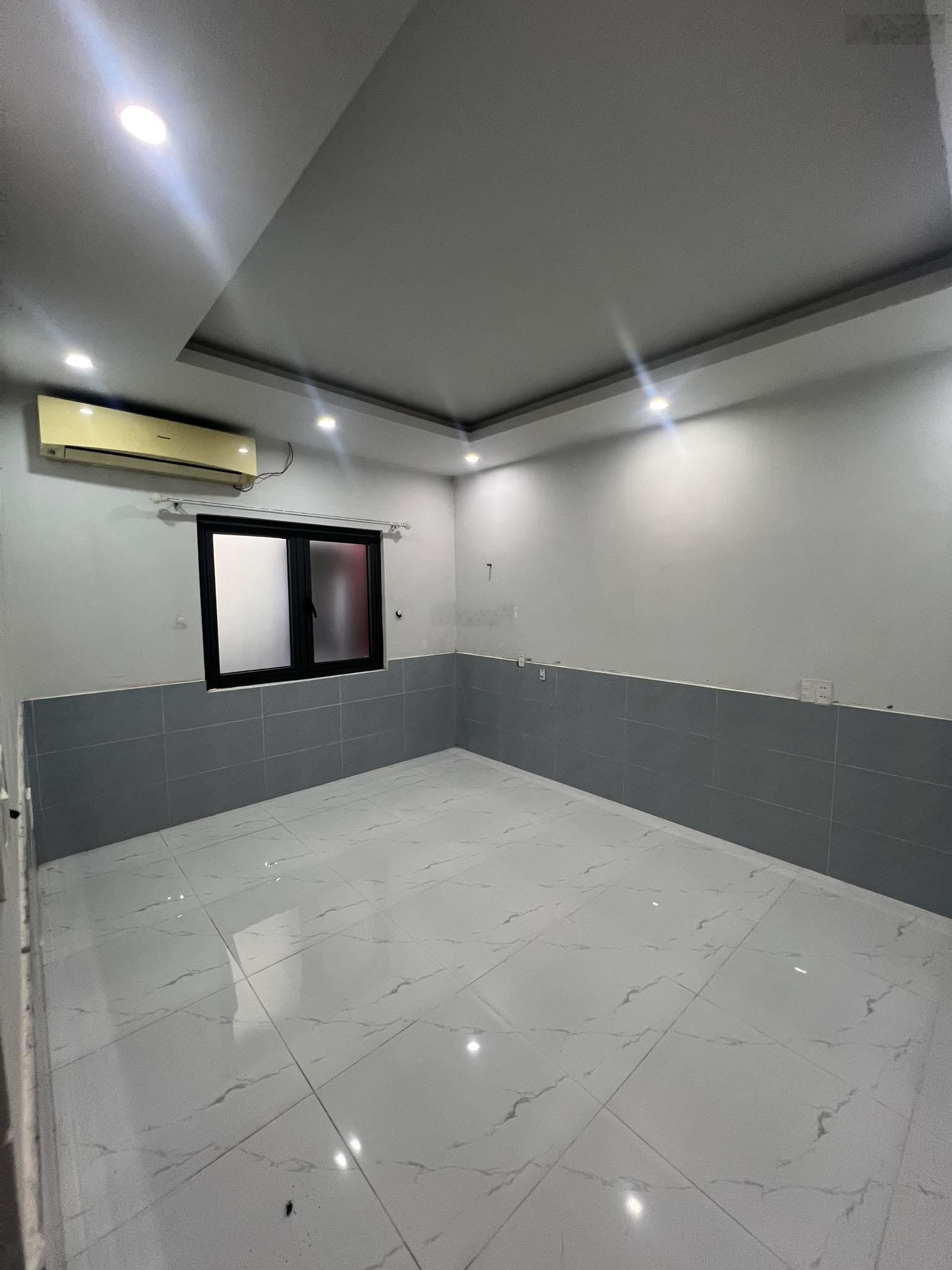 Bán nhà đường 5m có vỉa hè Nguyễn Văn Linh.Vị trí đẹp.Phù hợp đầu tư ,cách cầu Rồng 500m.Chính chủ