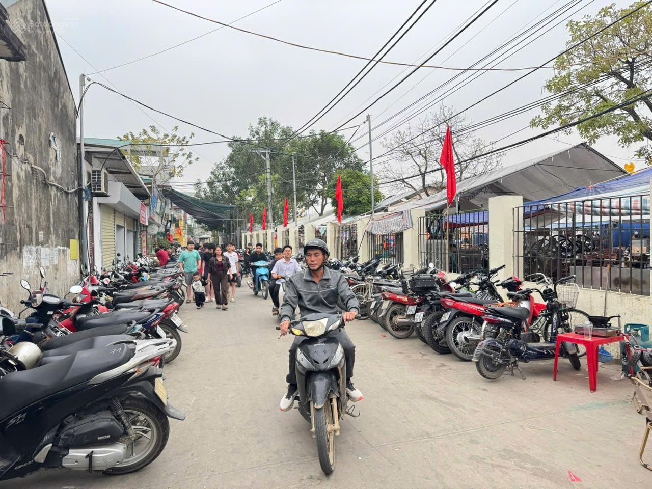 Nhỉnh 3 tỷ tìm đâu ra 60m đất Chi Đông - 3 mặt thoáng, mà lại gần KCN, gần chợ đẹp thế này