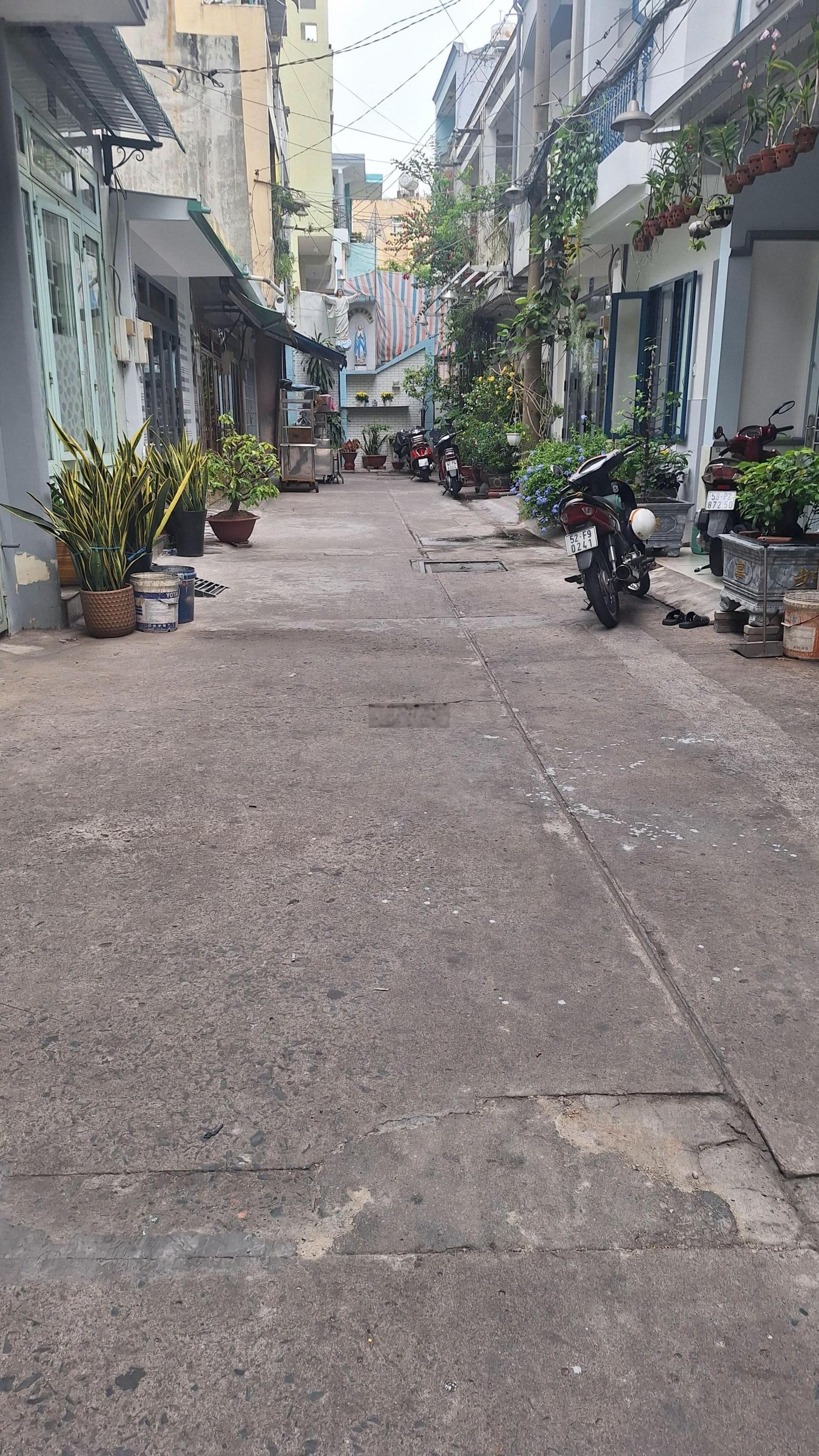 Bán nhà hẻm 5m Bành Văn Trân, f7 Tân Bình. Ngay nhà thờ Sao Mai. 2 tầng dt 4,3x9