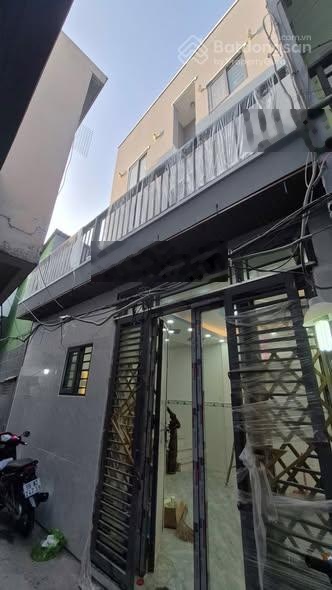 Nhà xây mới Hưng Phú 6,3 x 4m (2 lầu đúc BTCT) 2PN lớn SHR hoàn công đầy đủ