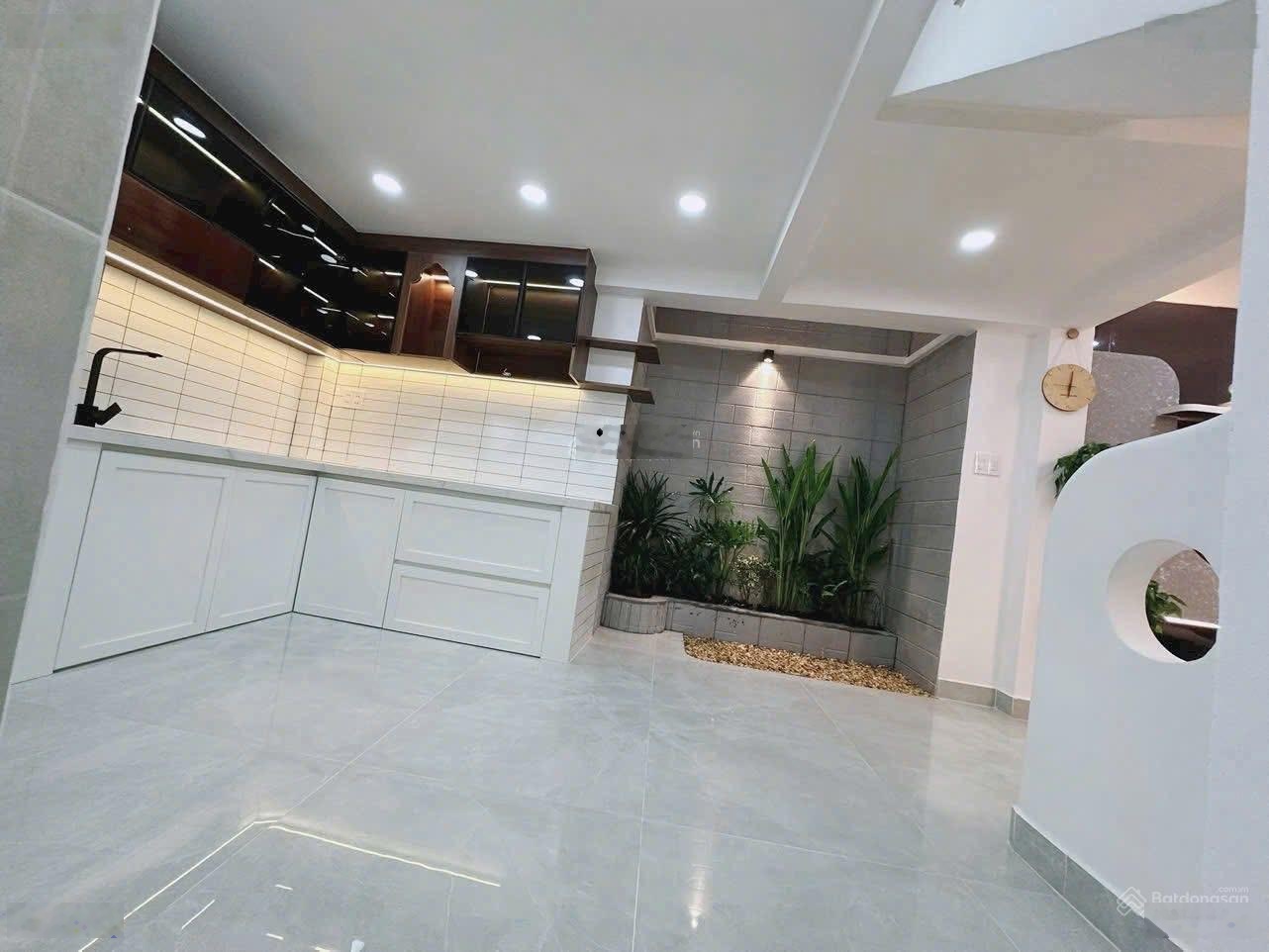 Nhà đẹp 3 tầng tại TRẦN HƯNG ĐẠO, QUẬN 1, DT 52m2, Giá 4Tỷ700 sổ hồng chính chủ, lâu dài