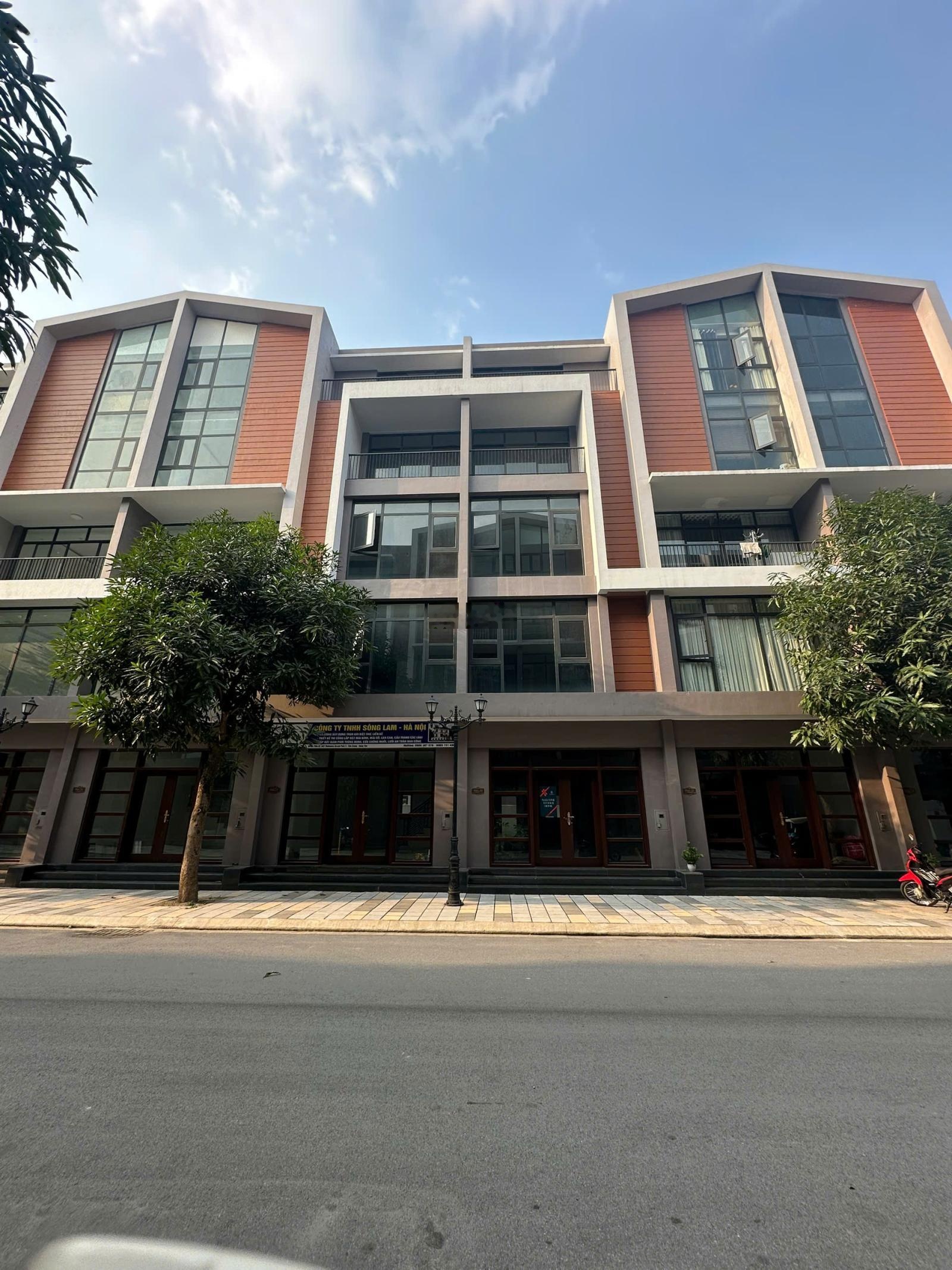 Bán gấp căn shophouse phố biển-56m2 gần công viên nước giá chỉ 9.5 tỷ tại vinhomes ocean park 3