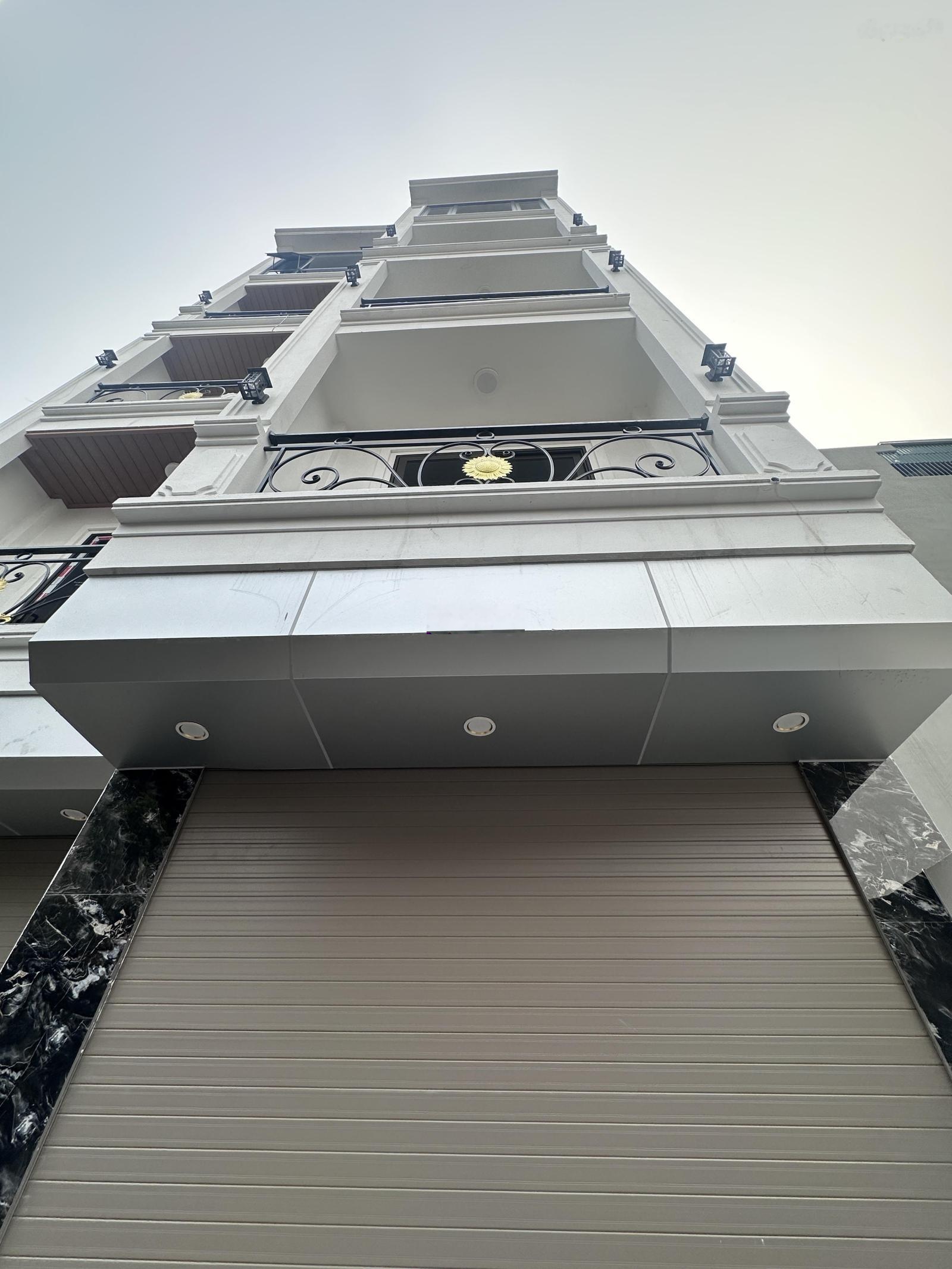 Bán nhà 6 tầng thang máy / tứ hiệp ngay trung tâm thương mại thanh trì - nhà mới đẹp
