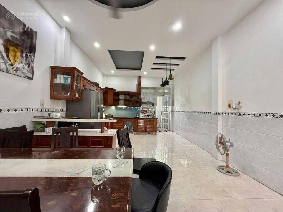 3 tầng tận 100m2 thổ cư - ngang 4.5m /5PN vài căn ra mặt tiền đối diện Vạn Phúc City - hẻm oto