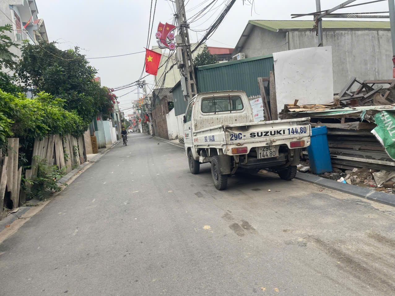 Đất đẹp sát Vin Bắc Hồng 45m2 đường thông full đất ở, Đường thông ô tô