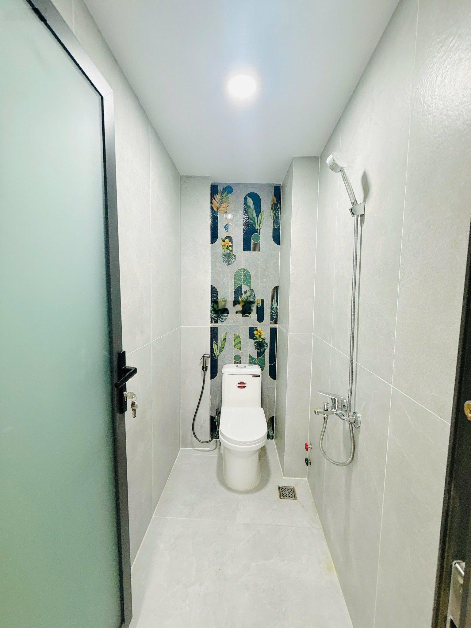 Nhà đẹp Hưng Phú Q8 vào ở ngay, 2 tầng 2PN 2 WC hoàn công đủ, sổ hồng riêng, khu dân cư hiện hữu
