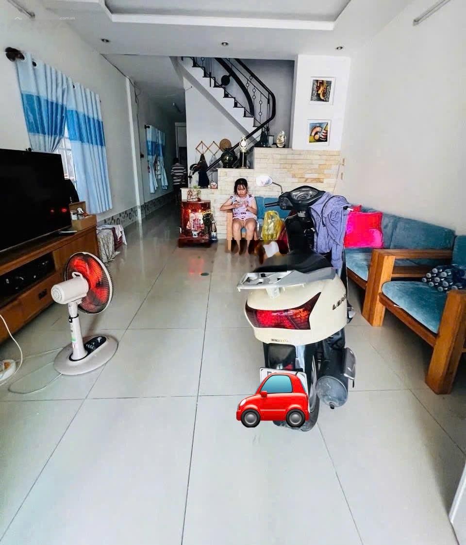 Nhà phạm văn đồng- ngang 5,2m- 2 tầng- 104m2- 8,8 tỷ