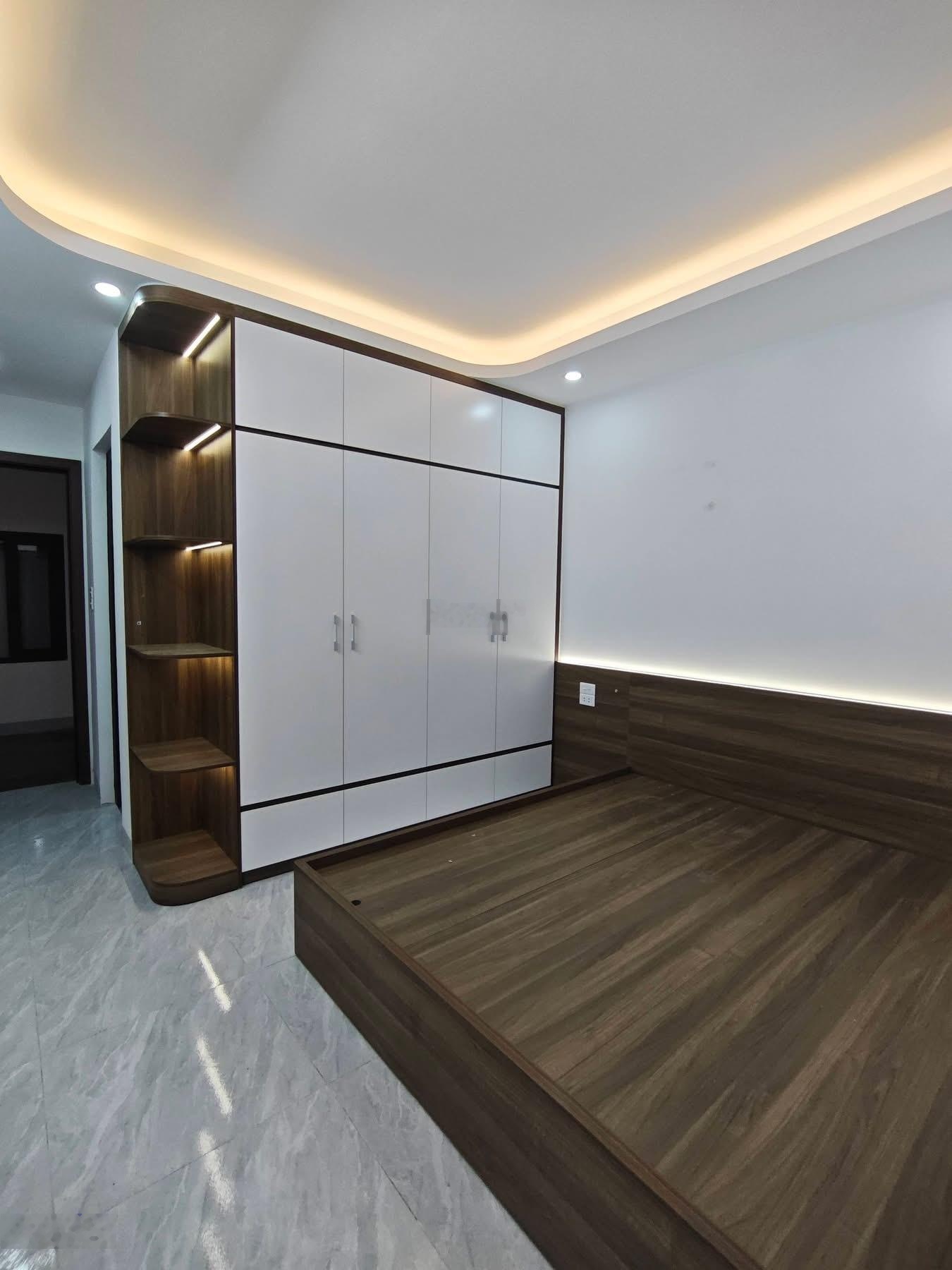 Bán nhà 5 tầng 7 phòng vừa ở vừa cho thuê khu Cầu Diễn 6,95 tỷ