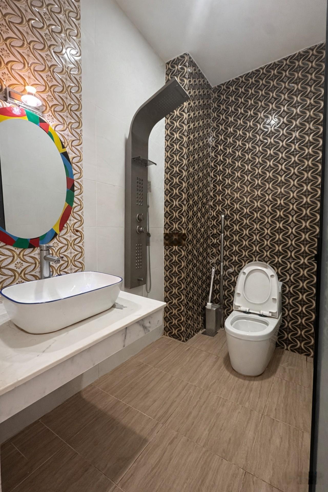 Nhỉnh 6 tỷ, Biệt thự Bình Tân, 82m2, hẻm 6m oto tránh, ngang khủng 10m