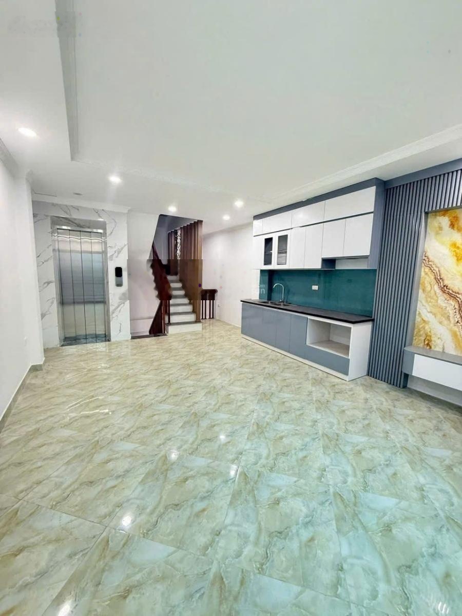 Nhà mặt phố cổ điển a- thanh trì - 6 tầng thang máy-ngõ thông tứ tung- 2 ô tô tránh nhau trước cửa