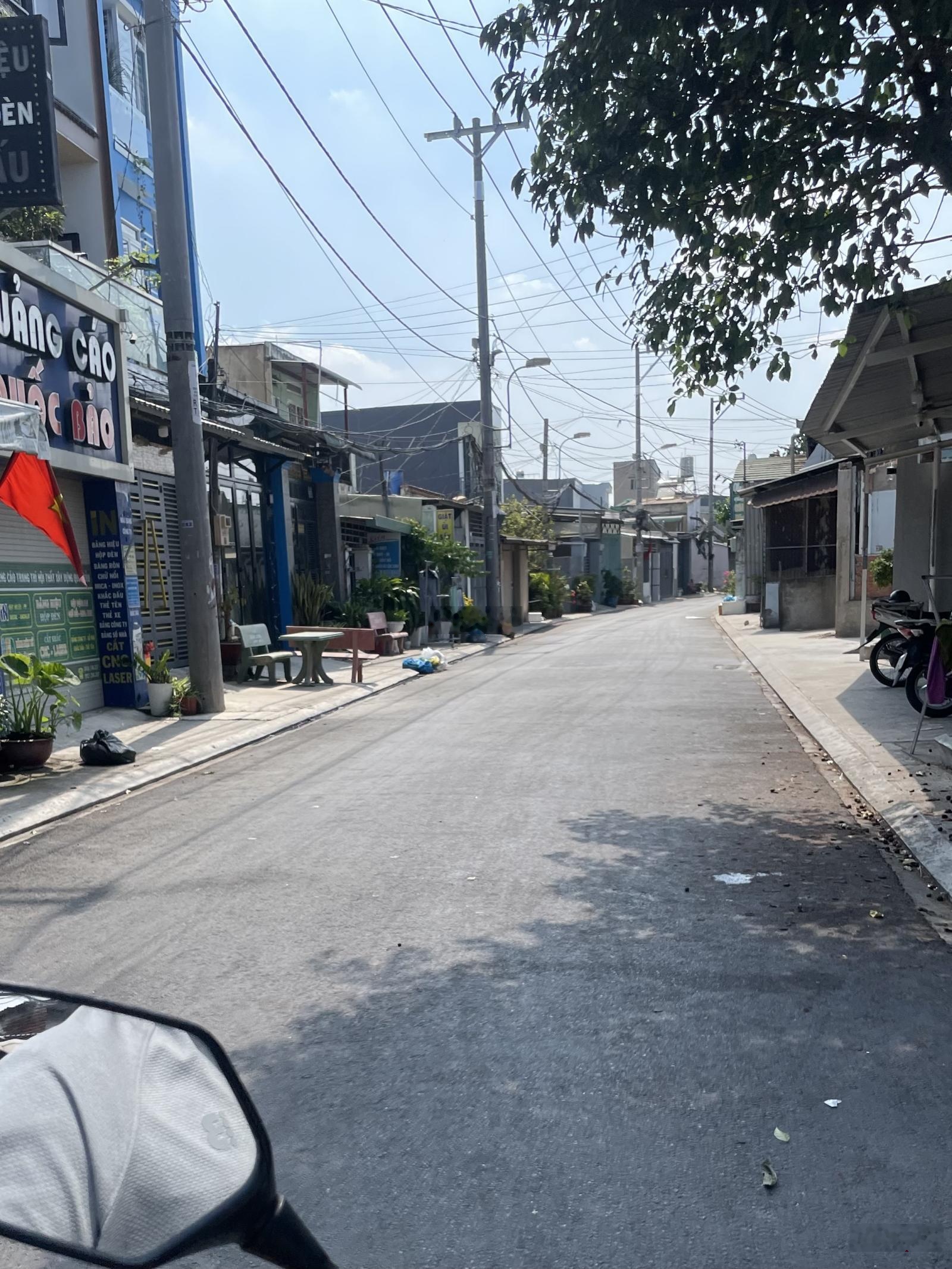 bán nhà riêng với diện tích 202,5m tại Hocmon