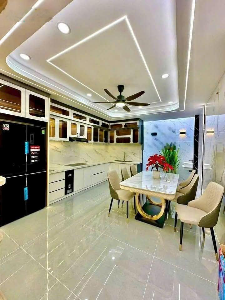 Bán nhà riêng tại Thạnh Lộc, giá ưu đãi chỉ với 6,9 tỷ, diện tích đất công nhận 61,7m2, DTSD 218m2
