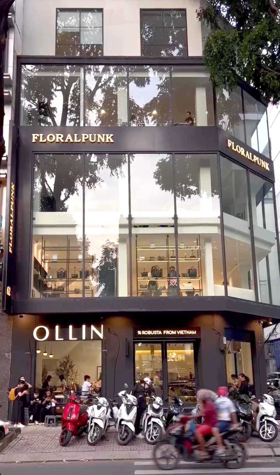 Cực đẹp! Mặt bằng kinh doanh siêu đẹp đường Trần Duy Hưng 90m2 x 3T. Lô góc 2 mặt. Nhận diện tốt