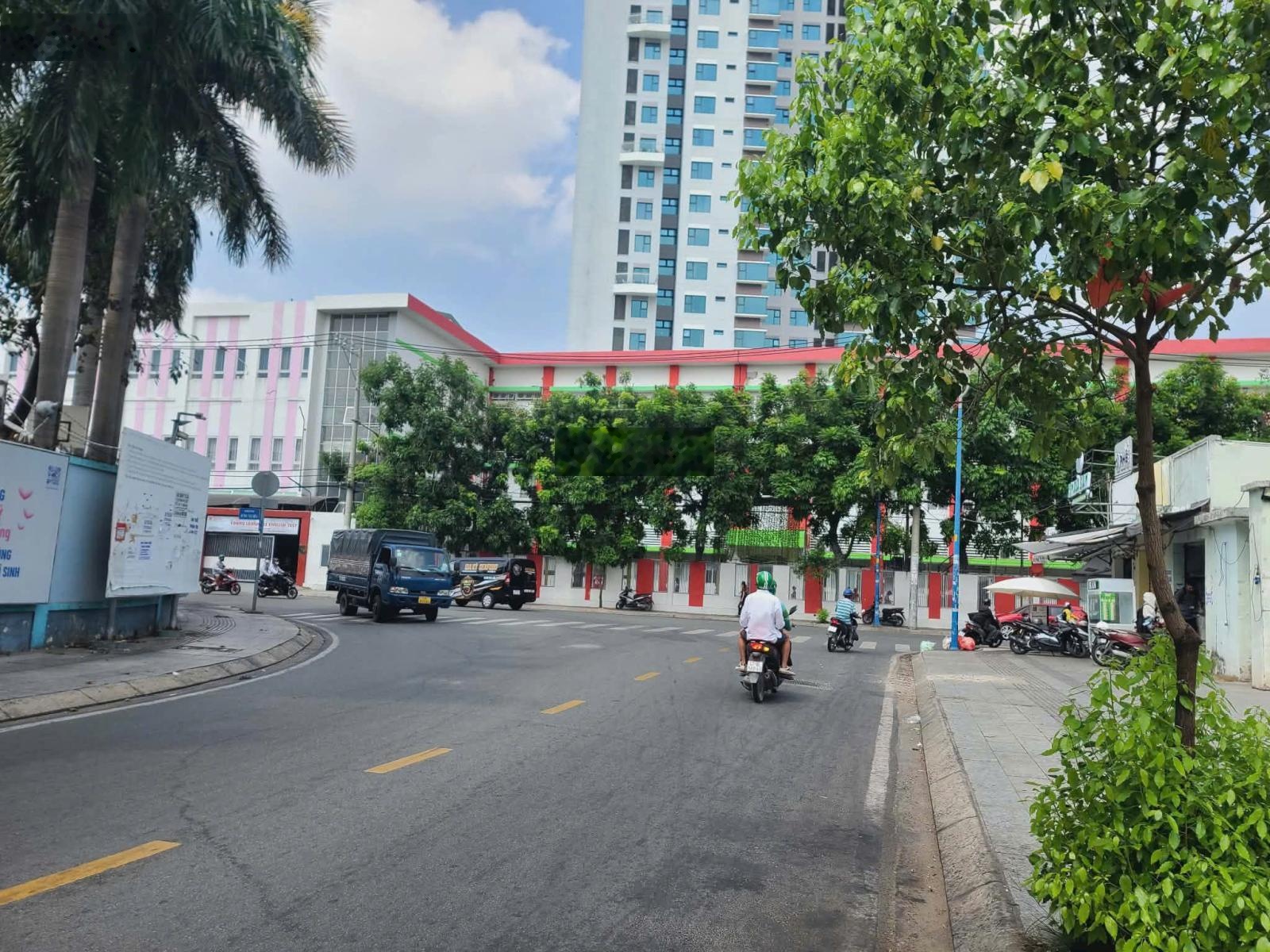 Đường 12m,gần Lũy Bán bích ,4 Tầng ,80m2 vuông đep, Chỉ Nhỉnh 10 Tỷ