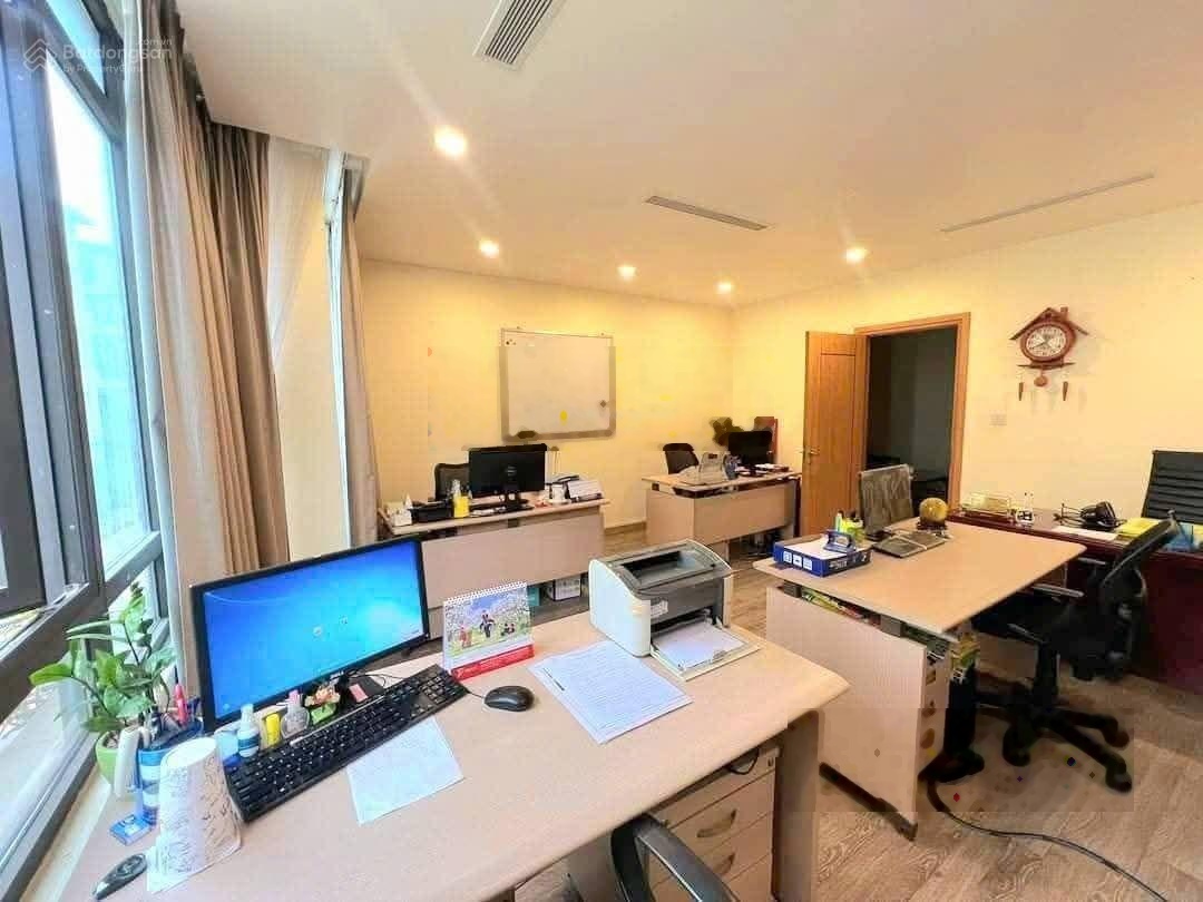 Nhà đẹp Tây Hồ Đường 9m, gần Ciputra & cầu Nhật Tân, vị trí không thể đẹp hơn. Khu phân lô