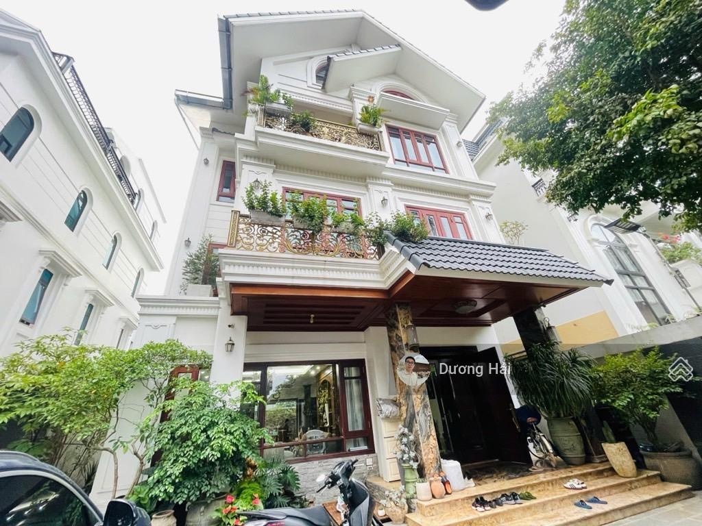 Bán nhà Hoàng Quốc Việt - DT 130m MT 8M - Ô Tô Hai Thoáng Sân Vườn Hàng xóm KĐT Nam Cường