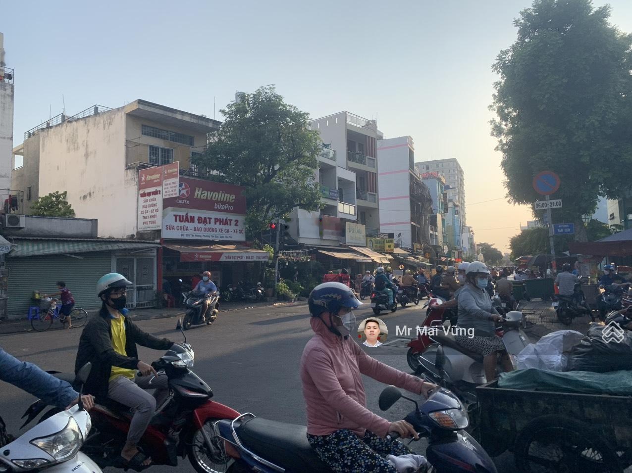 Bán nhà đường Tân Hương, Tân Phú, 4x16m, cấp 4, giá 12.8 tỷ
