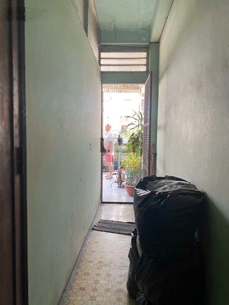 Quận 1, trần hưng đạo- giá: 7,4tỷ- 46m2, 3pn2wc- căn góc 2 mặt hẻm-lh: vân 038851534