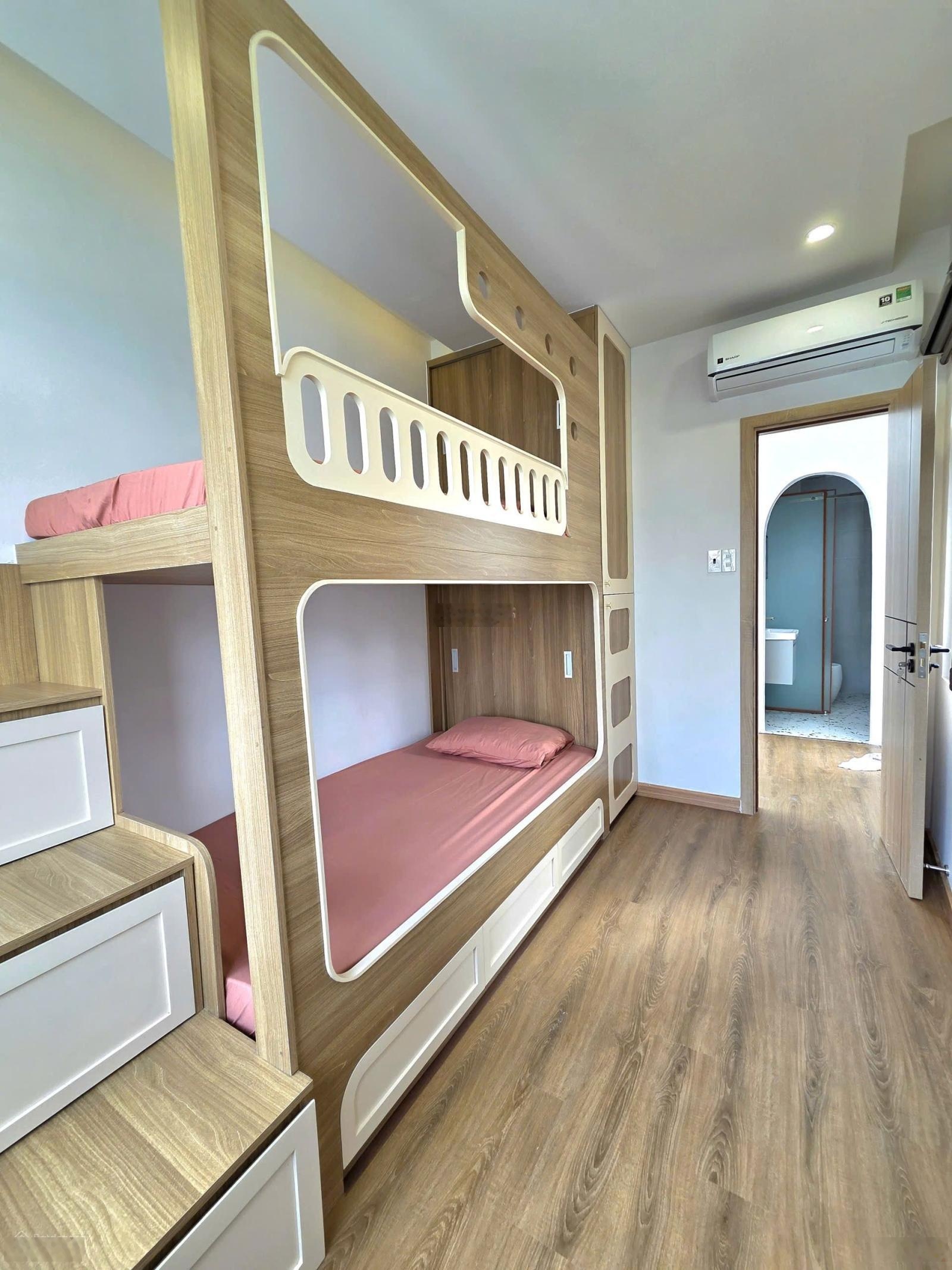 Nhà mặt tiền lùi 4 tầng tiện kinh doanh buôn bán ở khu Vạn kiếp Nguyễn Lâm P7 Phú Nhuận
