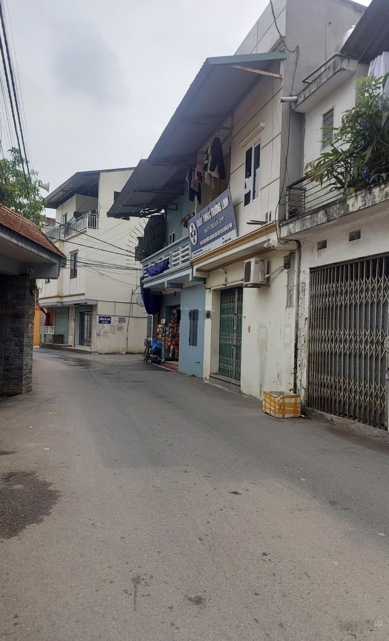 Bán lô góc -Ngay chợ Phù Lỗ -Sóc Sơn. Dt:94m -Mt:5m Giá đầu tư. Cách quốc lộ 3chỉ 100m