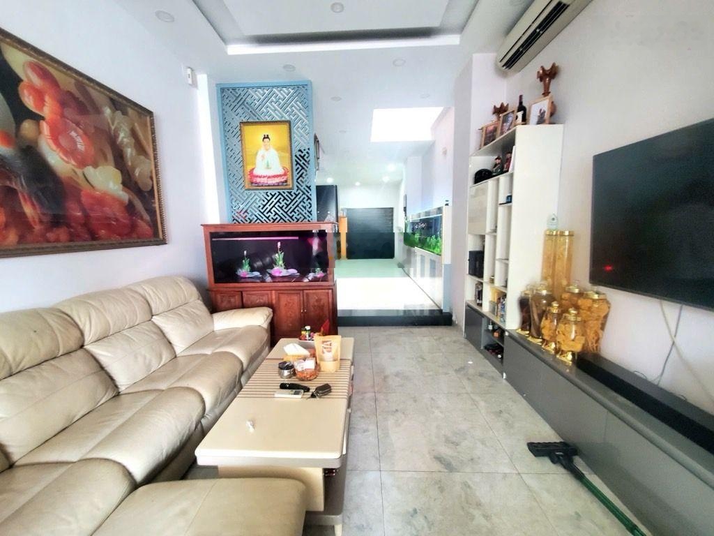 Bán nhà mặt tiền Phạm Thế Hiển gần chợ Phú Lợi 76m2 Nở hậu đẹp Vừa ở vừa kinh doanh