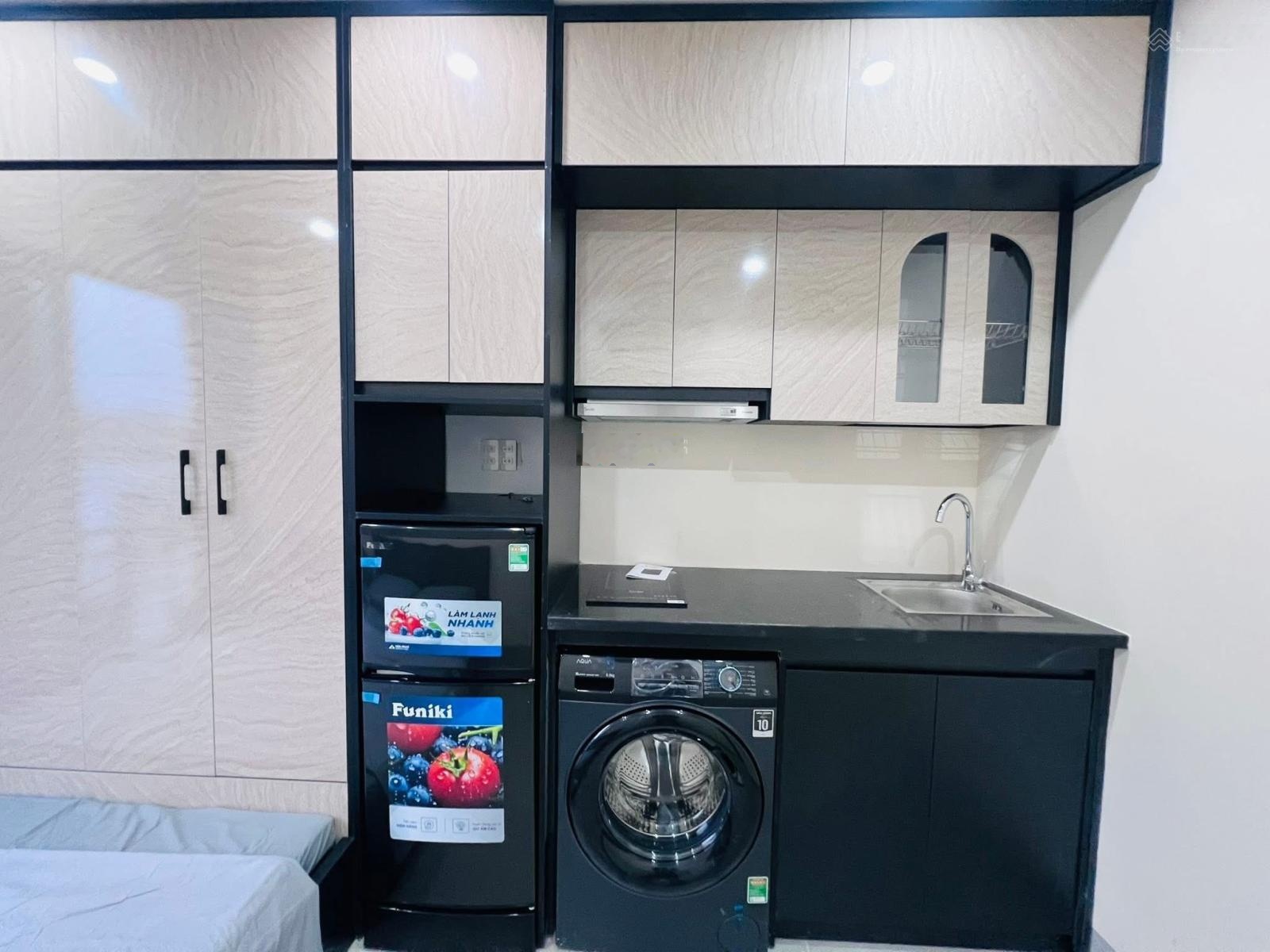 Toà chdv xây mới - ngõ to - vf3 qua - vài bước chân ra ô tô tránh đỗ đậu - 16 phòng full nội thất.