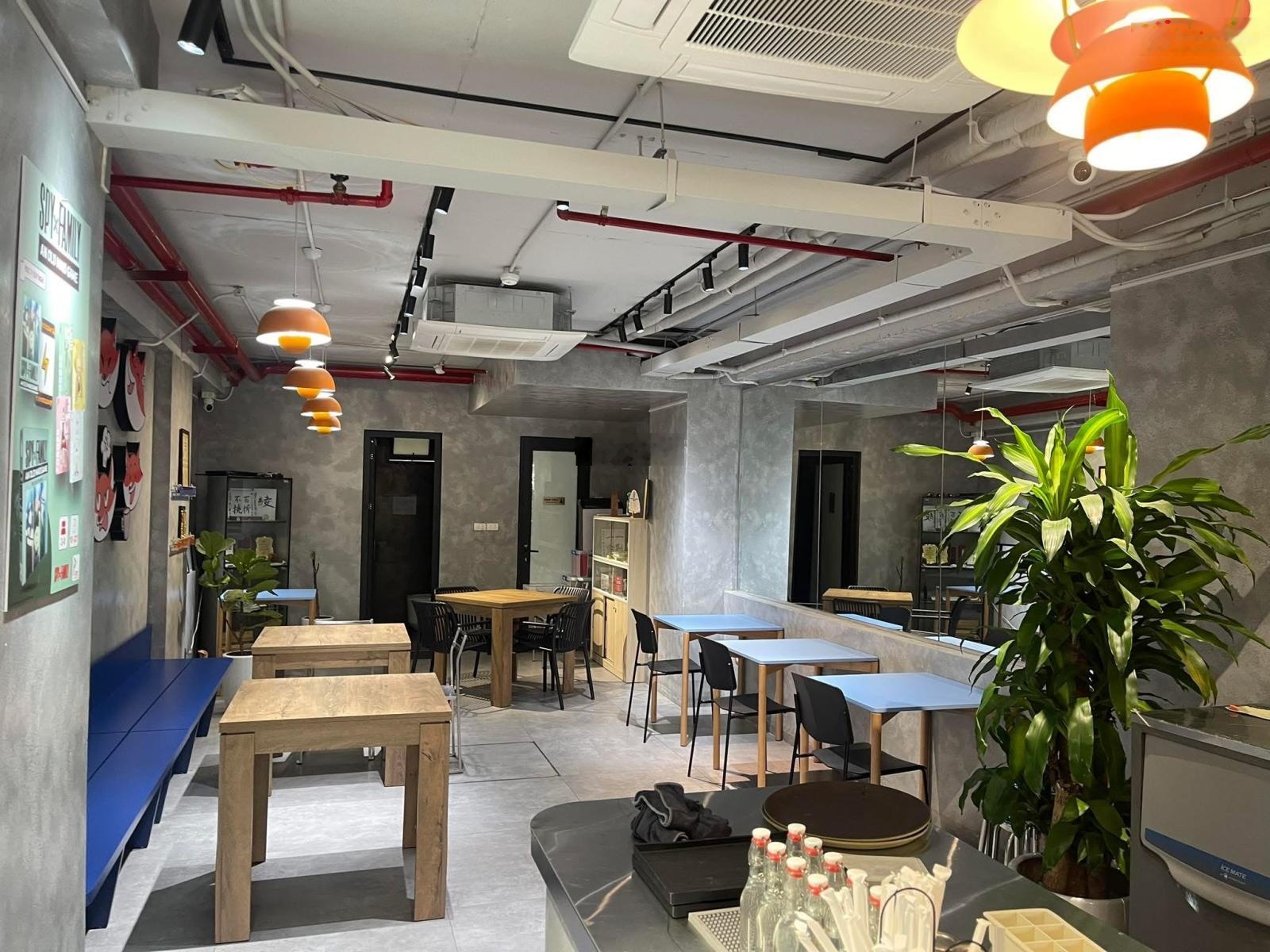 Building 10 tầng - mặt phố - lô góc 3 thoáng - view hồ hoàng cầu + sân bóng - đầy đủ pccc gpxd
