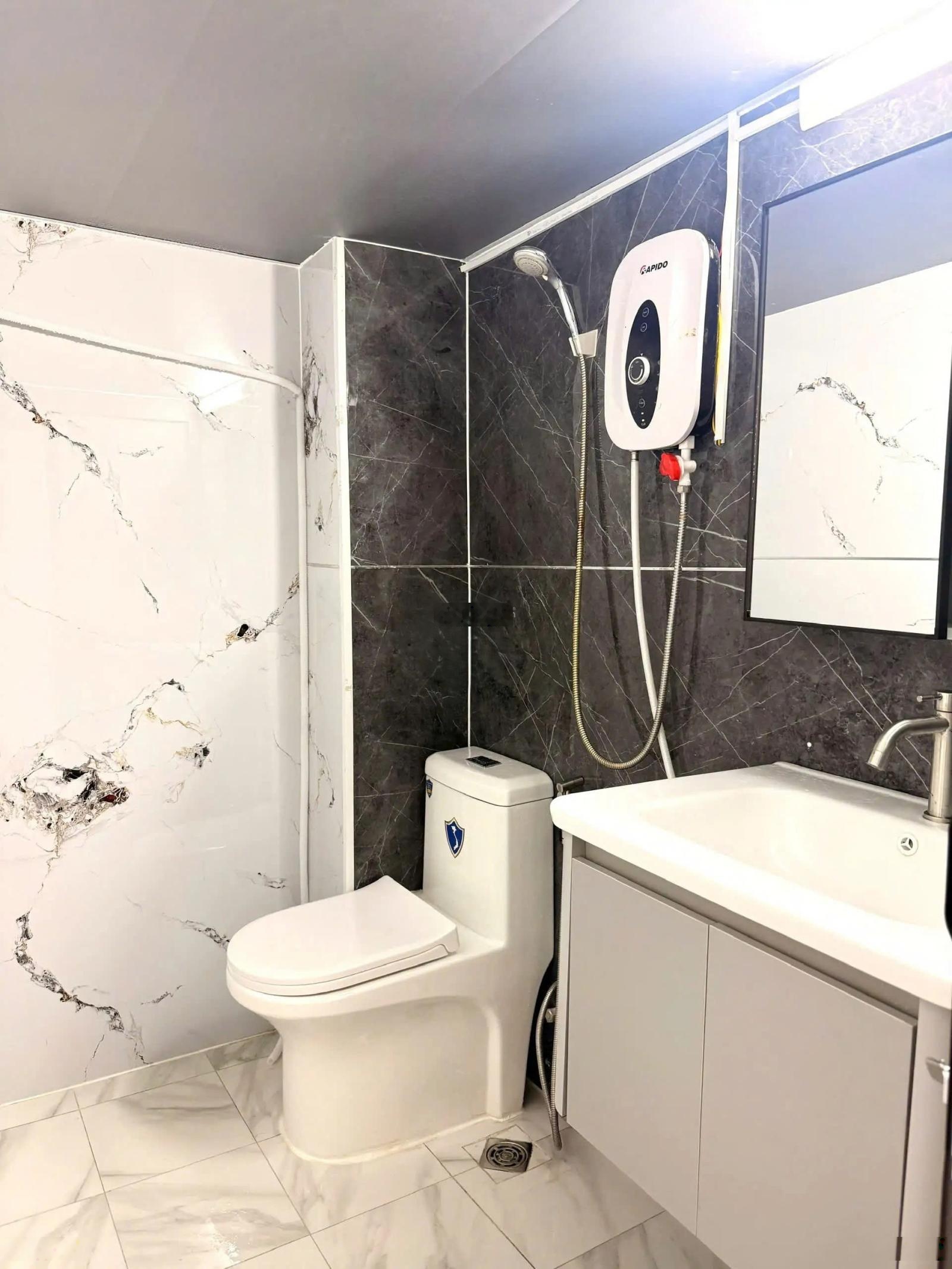 gấp bán Chỉ 9,999 tỷ HXH Đoàn thị điểm P,1 PN-Dòng Tiền:50tr/th,DT:3,4 x 12,6 m CN: 40m2-K/C:4 Tầng