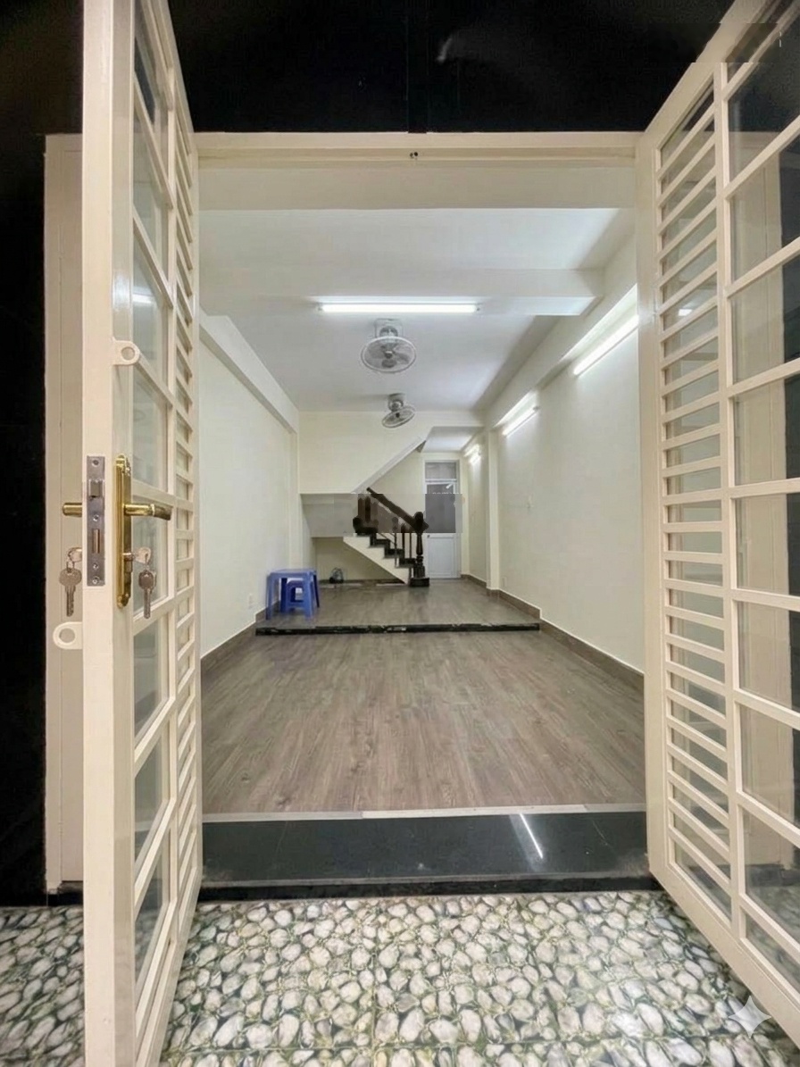 Bán nhà đẹp-Q.1 -Nguyễn Cảnh Trân - Võ Văn Kiệt - 4 tầng - 25m2- Vào ở ngay- Sổ riêng- Chỉ 8,2 tỷ