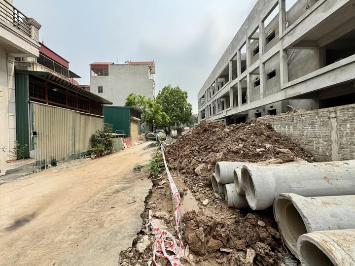Cần bán căn nhà 3 tầng mặt đường ba ô tô tránh nhau ở Bắc Từ Liêm cũ