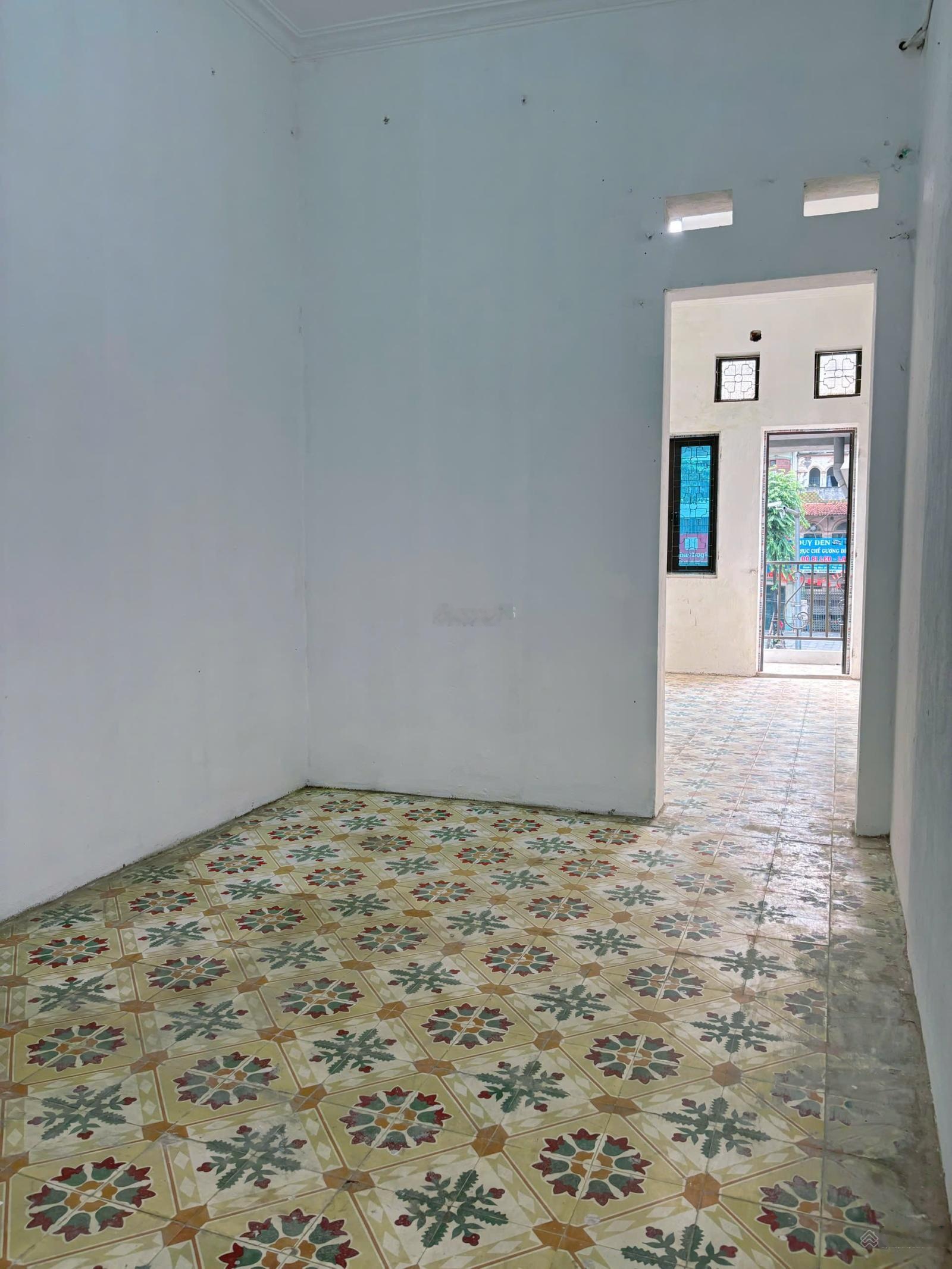 Bán nhà mặt phố Quang Trung, phường Phú La, quận Hà Đông 83,5 m2, nhà nở hậu, 2 tầng
