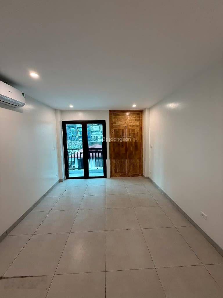 Nhà xây mới -7 tầng thang máy- vừa ở vừa cho thuê