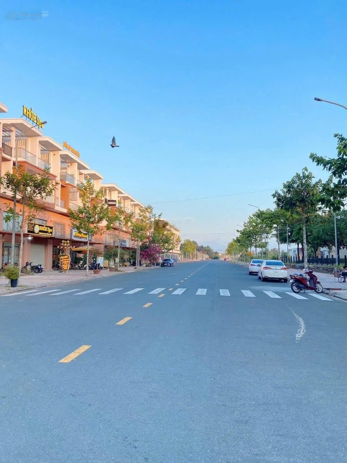 Bán nhà 1trệt 3lầu mặt tiền siêu thị Go Trà Vinh