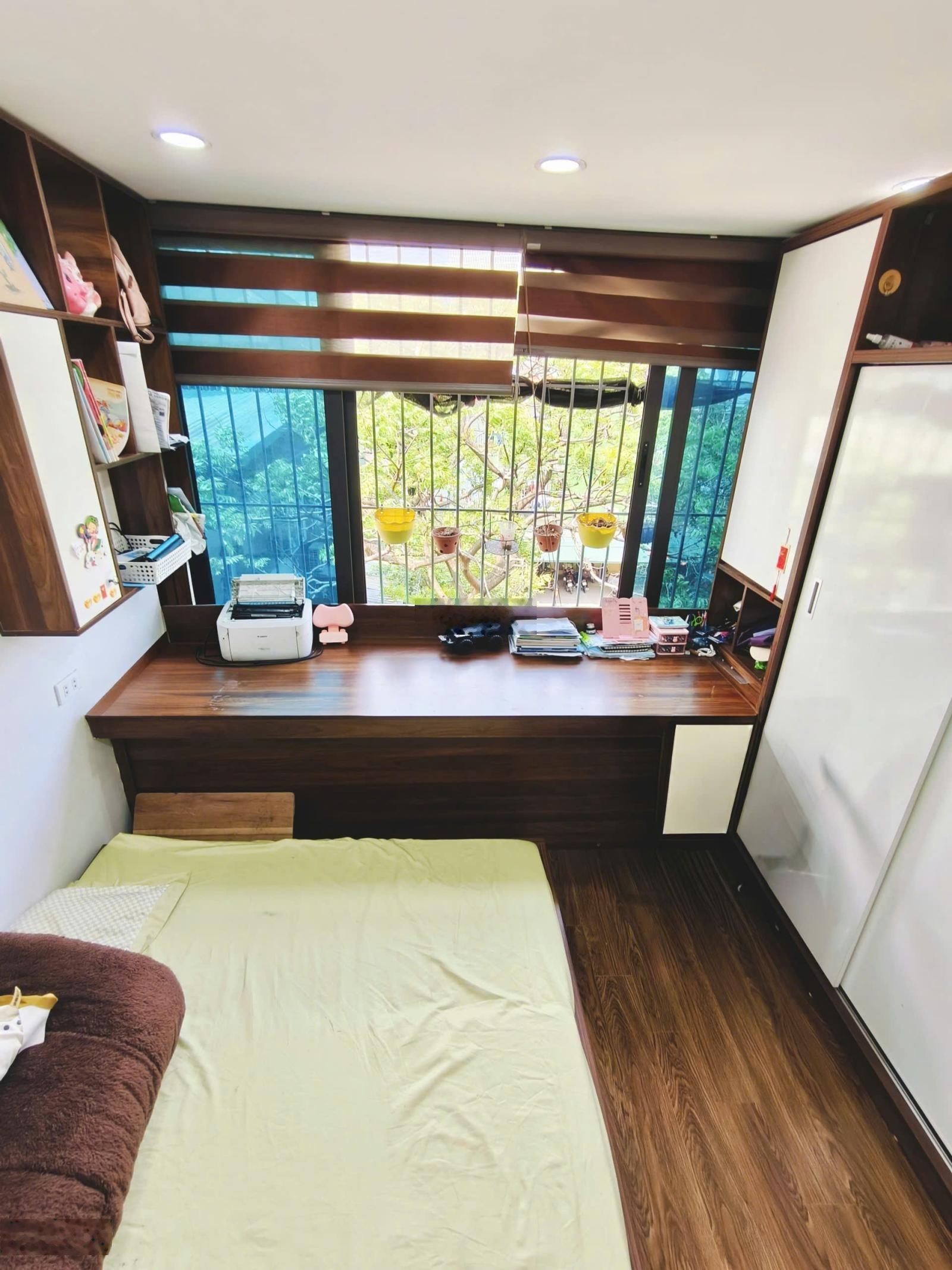 Chính chủ, bán căn hộ 403 nhà A22. DT: 80m2 căn góc 3 ngủ, đủ đồ