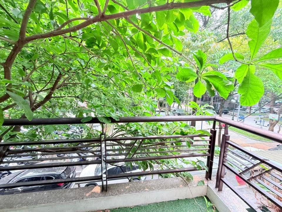 Đẹp nhất nhì khu đô thị mỹ đình - biệt thự lô góc, 152m2 kd nhà hàng- cafe siêu chil 63 tỷ