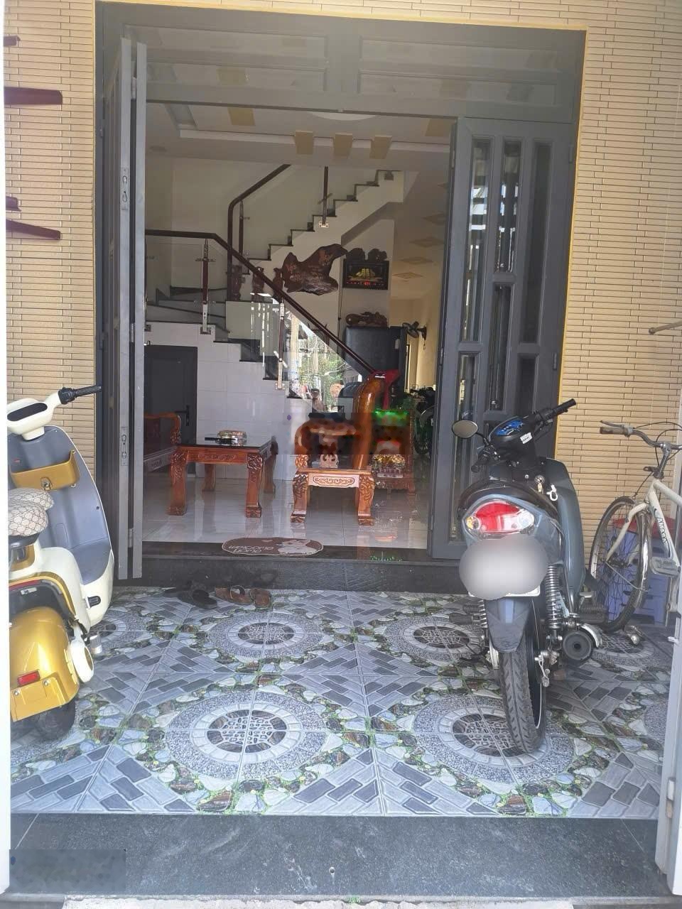 Cần tiền bán gấp nhà 2 tầng 63m2 đường xe hơi 6 tỷ Hiệp Bình Phước TPThủ Đức .