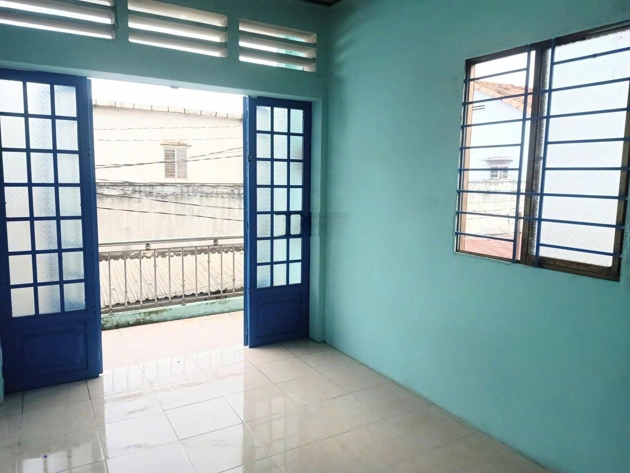 Chủ gởi em bán nhà 1 trệt 1 lầu bửu hoà ngay chợ đồn,3x10=28m2, sổ riêng, thổ cư 100%, 2pn