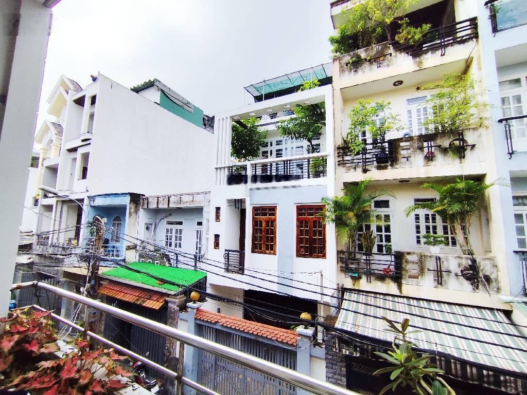 Nhỉnh 8 tỷ-hẻm xe tải 8m - 70m2 - ngang 5m dài 15 - phan huy ích - ngay emart 2