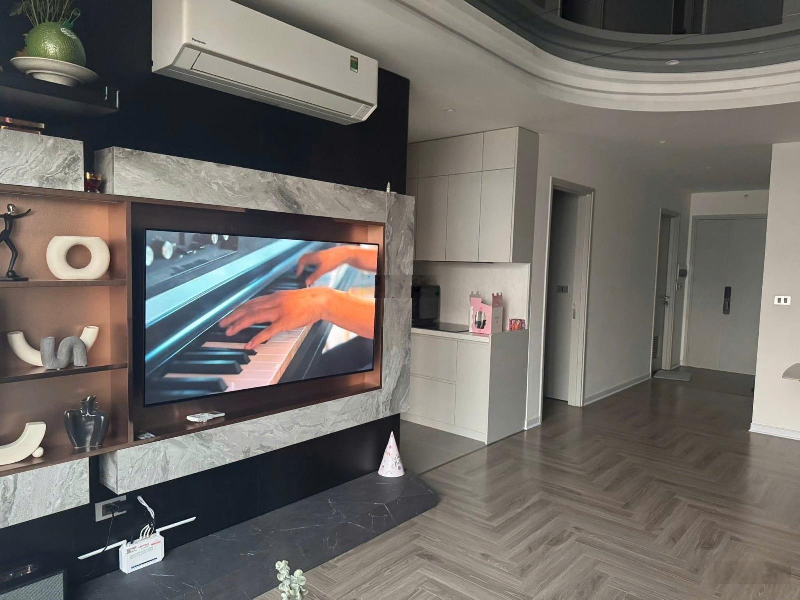 Bán căn hộ 2 ngủ chung cư Rainbow Linh Đàm sổ đỏ 68,3m2