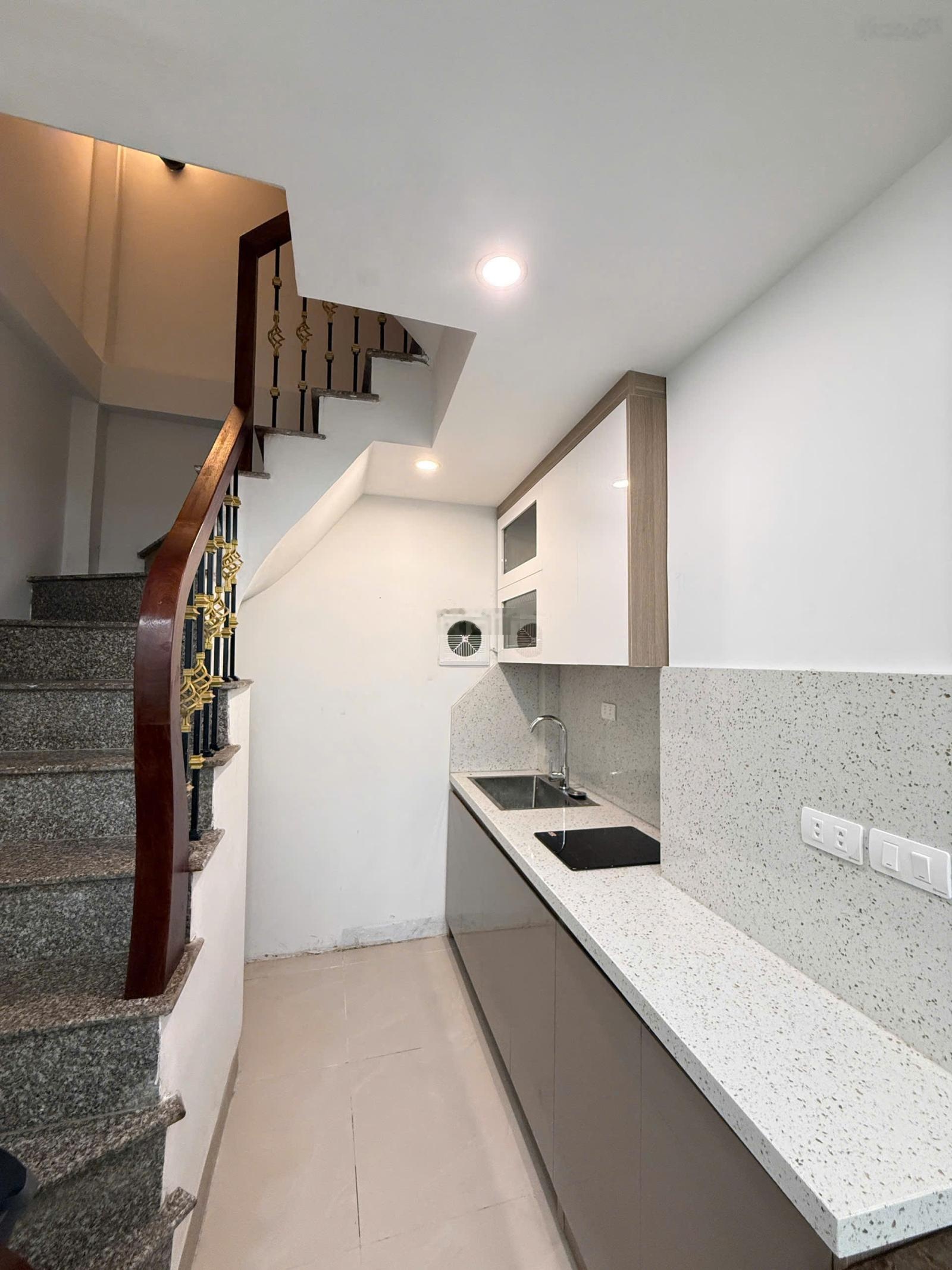 Bán nhà 16m2, 3,5 tầng, lô góc hai thoáng ngõ 364 phố Minh Khai, Hai Bà Trưng, Hà Nội giá 5,05 tỷ